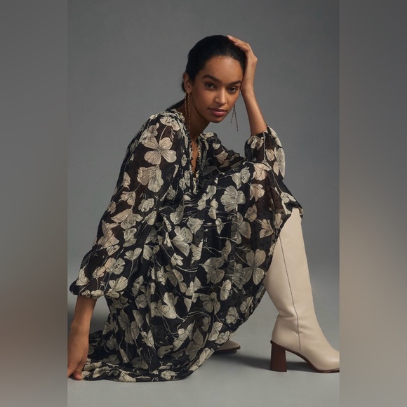 Taylor Dresses & Skirts - Floral Chiffon Pleated V-Neck Midi Dress Metallic